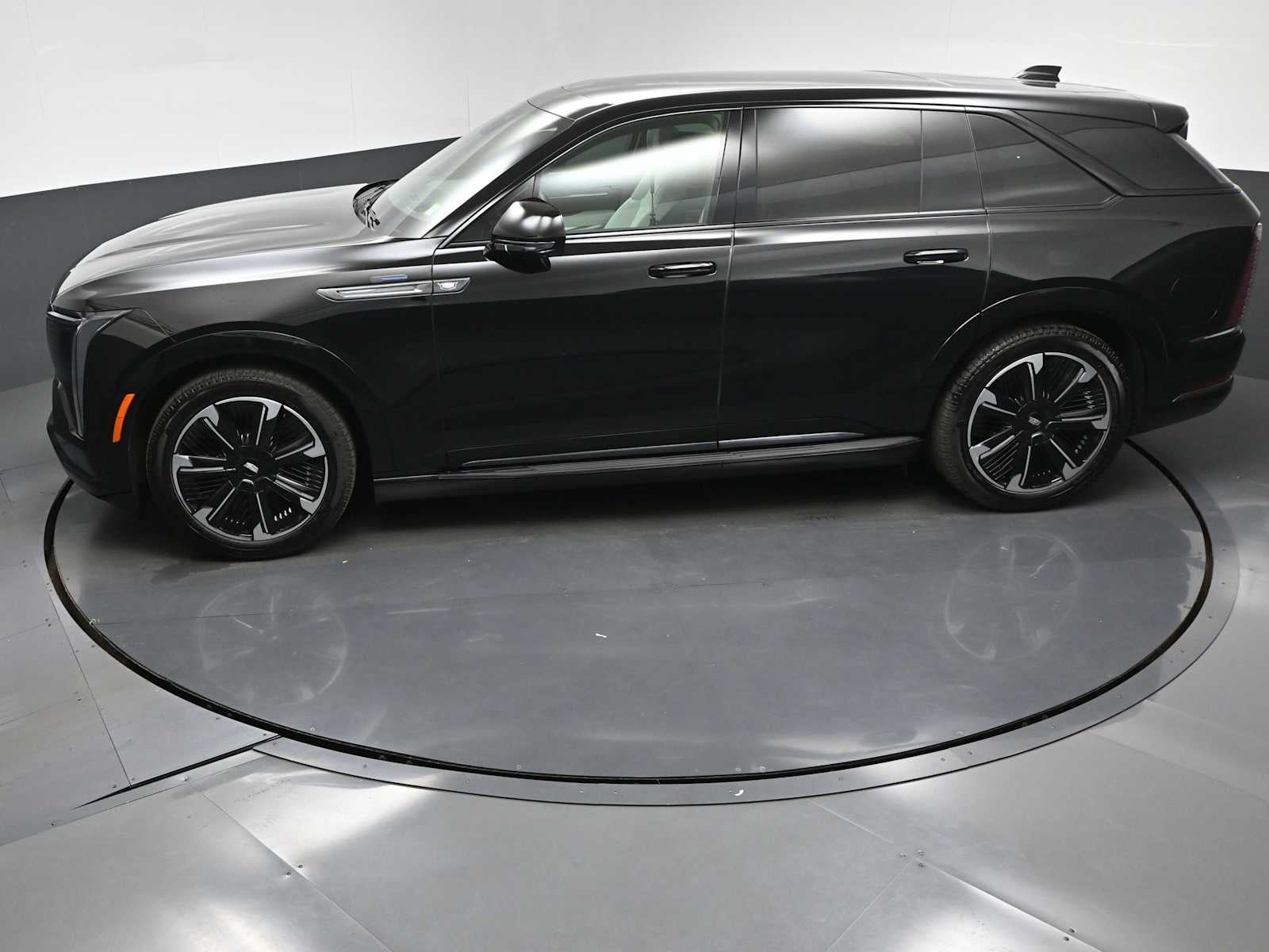 2025 Cadillac ESCALADE IQ Sport 1