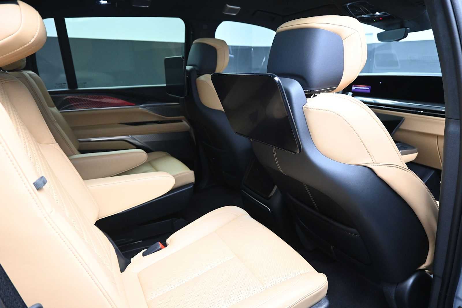 2025 Cadillac ESCALADE IQ Sport 2