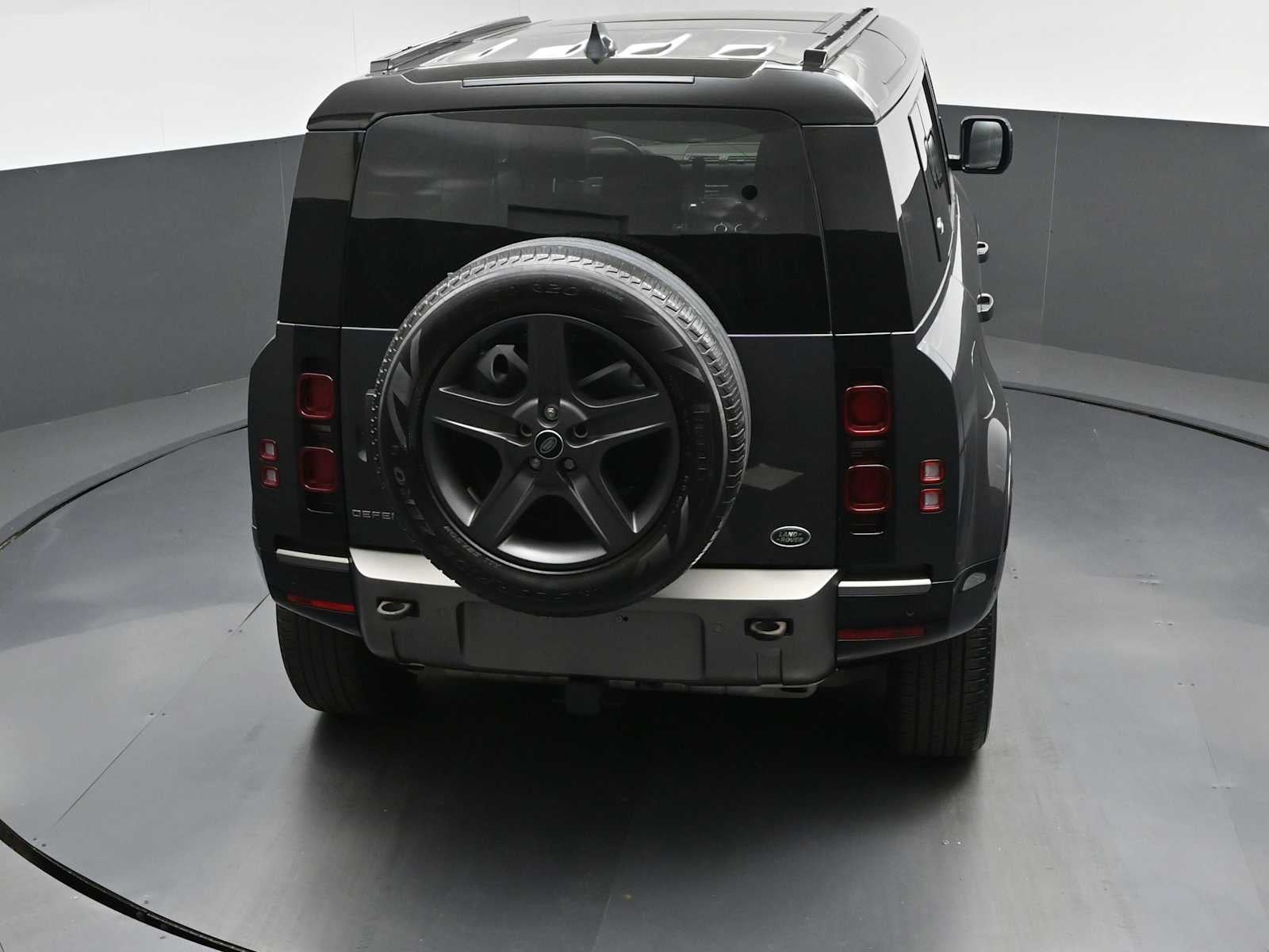 2023 Land Rover Defender 110 X-Dynamic SE