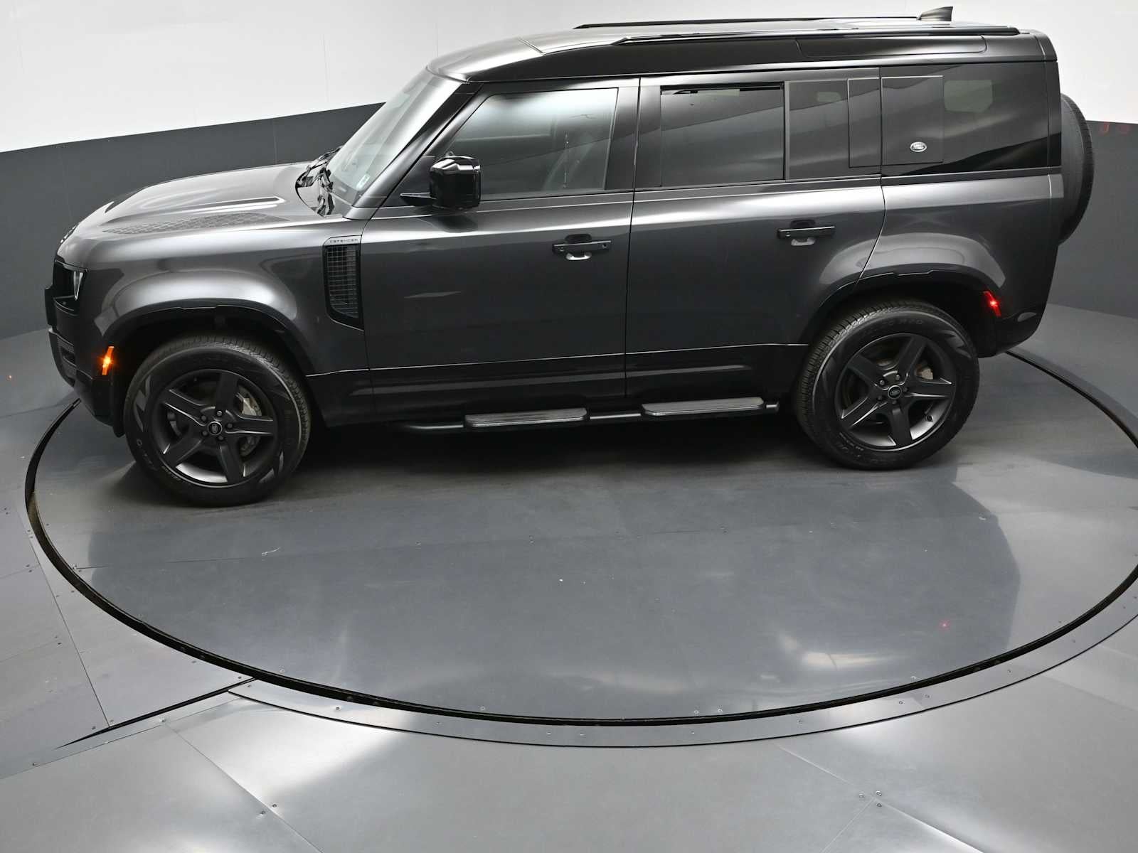 2023 Land Rover Defender 110 X-Dynamic SE