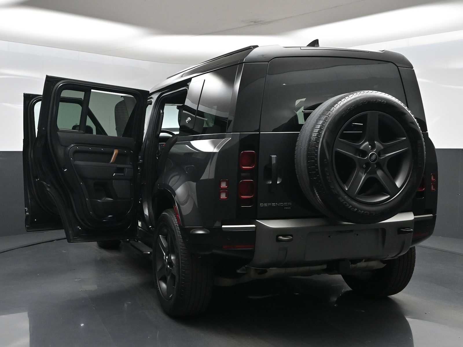 2023 Land Rover Defender 110 X-Dynamic SE