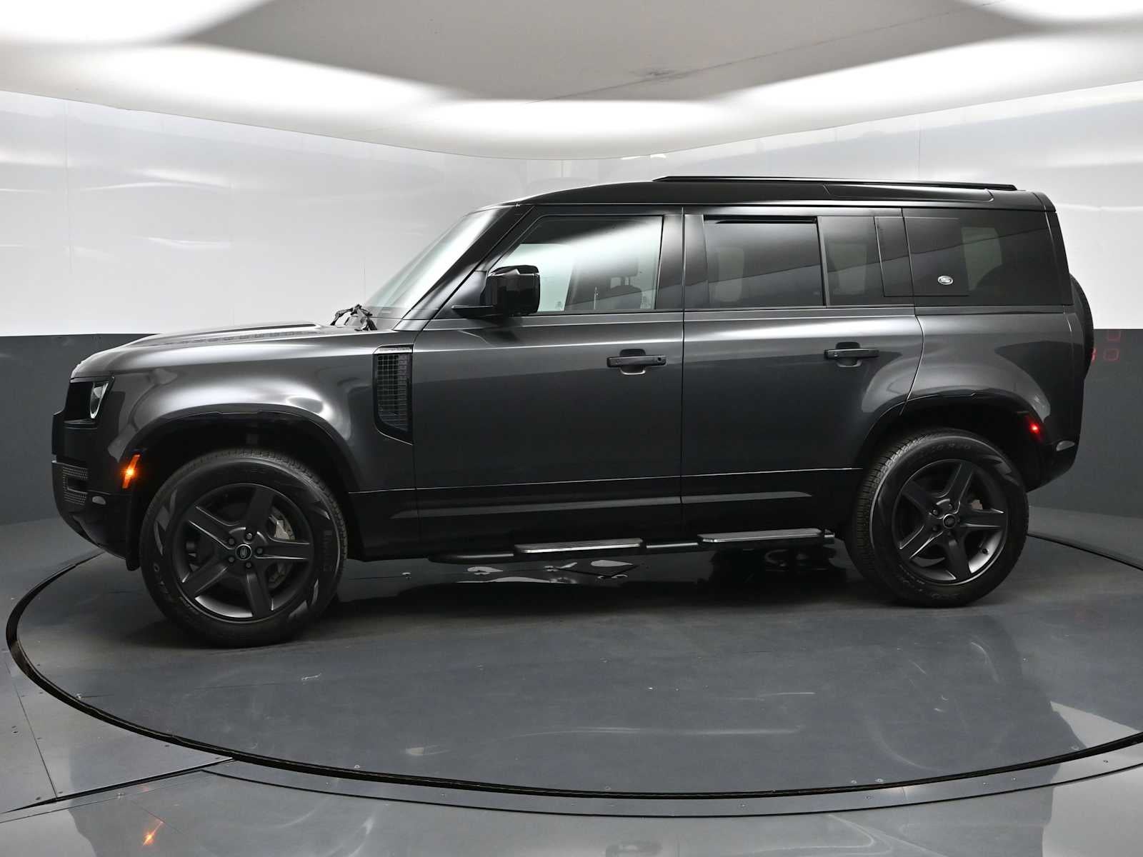 2023 Land Rover Defender 110 X-Dynamic SE