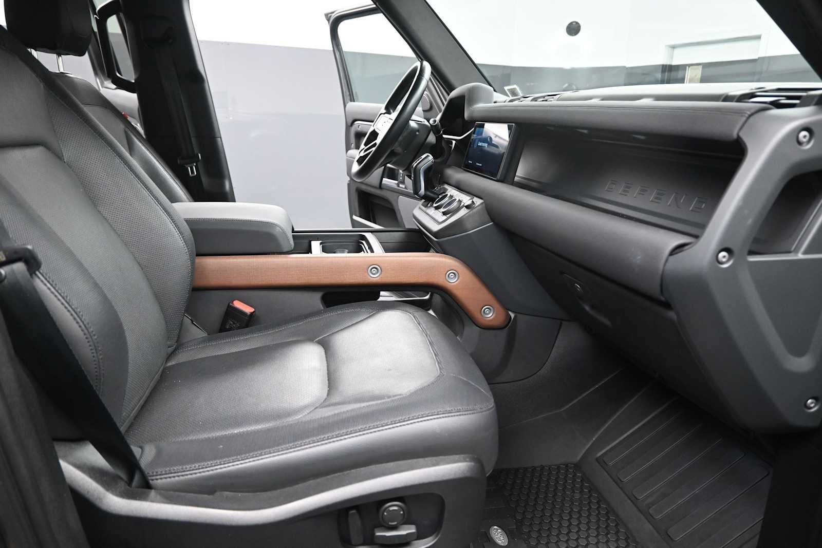 2023 Land Rover Defender 110 X-Dynamic SE