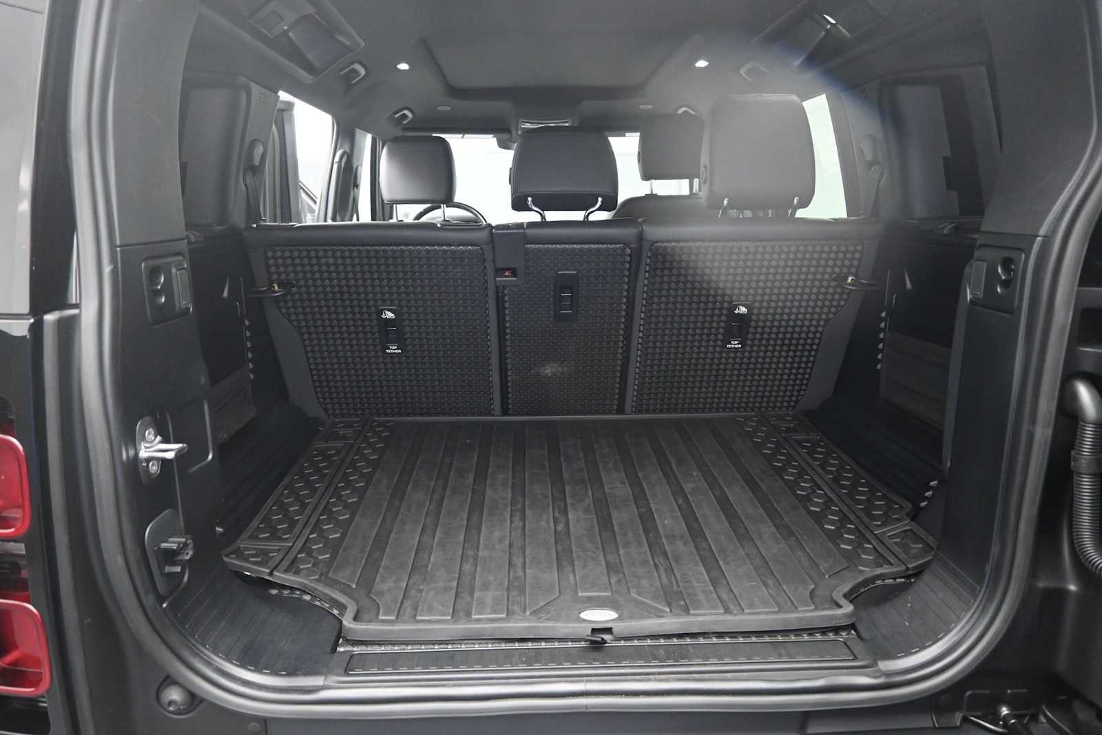 2023 Land Rover Defender 110 X-Dynamic SE