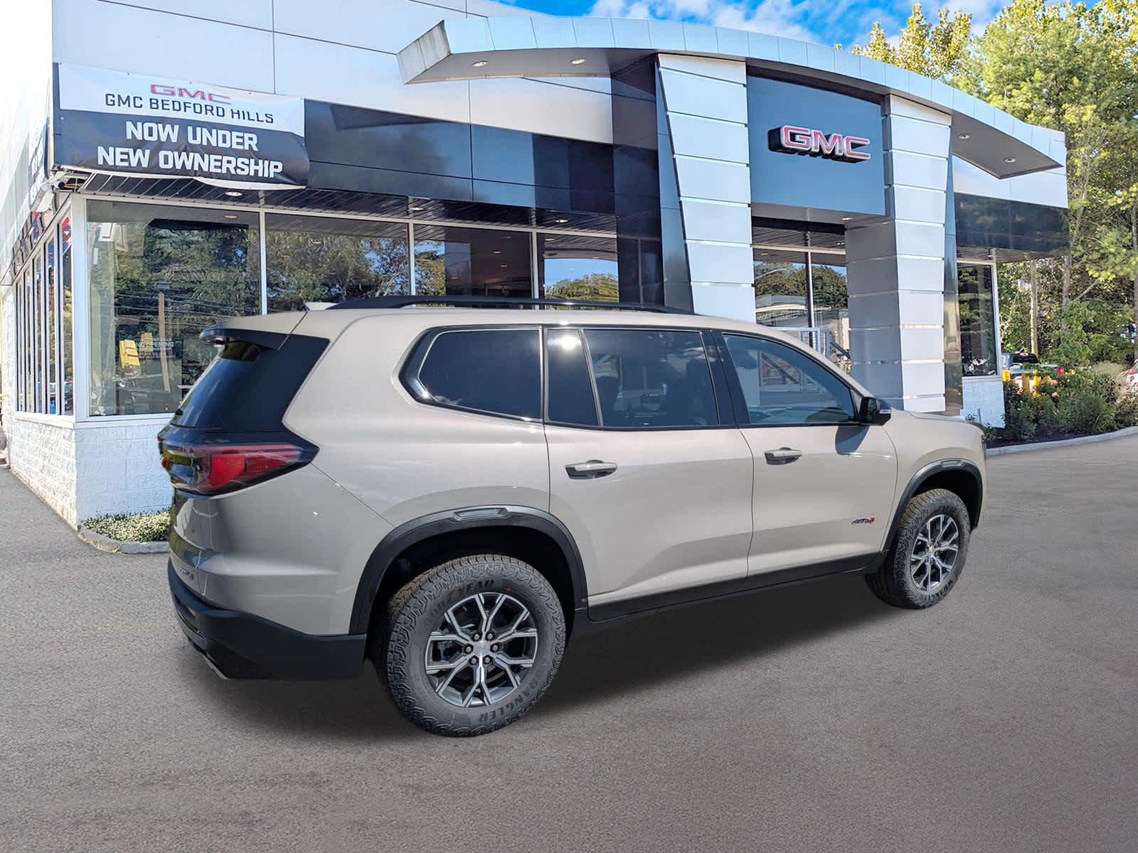 2027 GMC Acadia AWD AT4