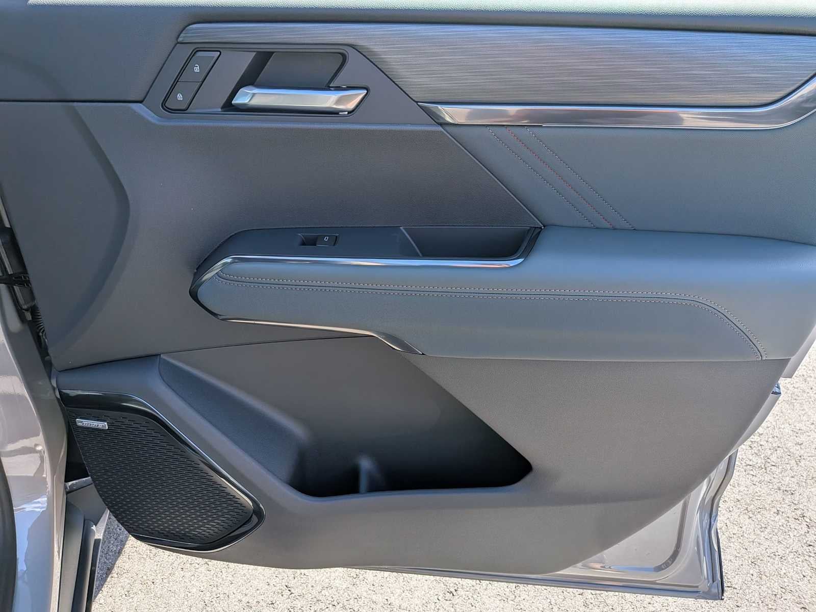 2027 GMC Acadia AWD AT4