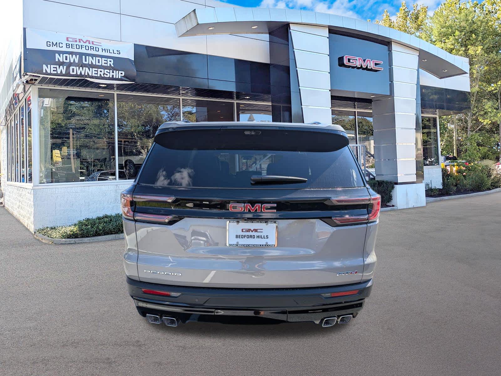 2027 GMC Acadia AWD AT4