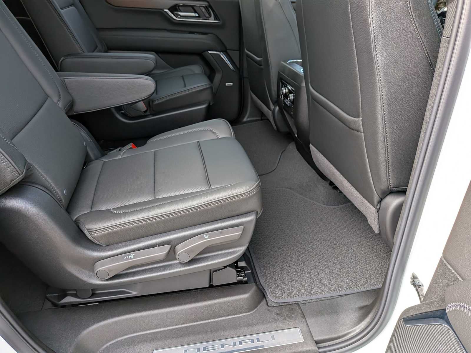 2026 GMC Yukon XL Denali Denali