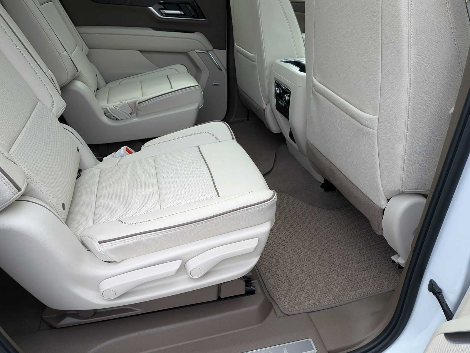 2027 GMC Yukon XL Denali Denali