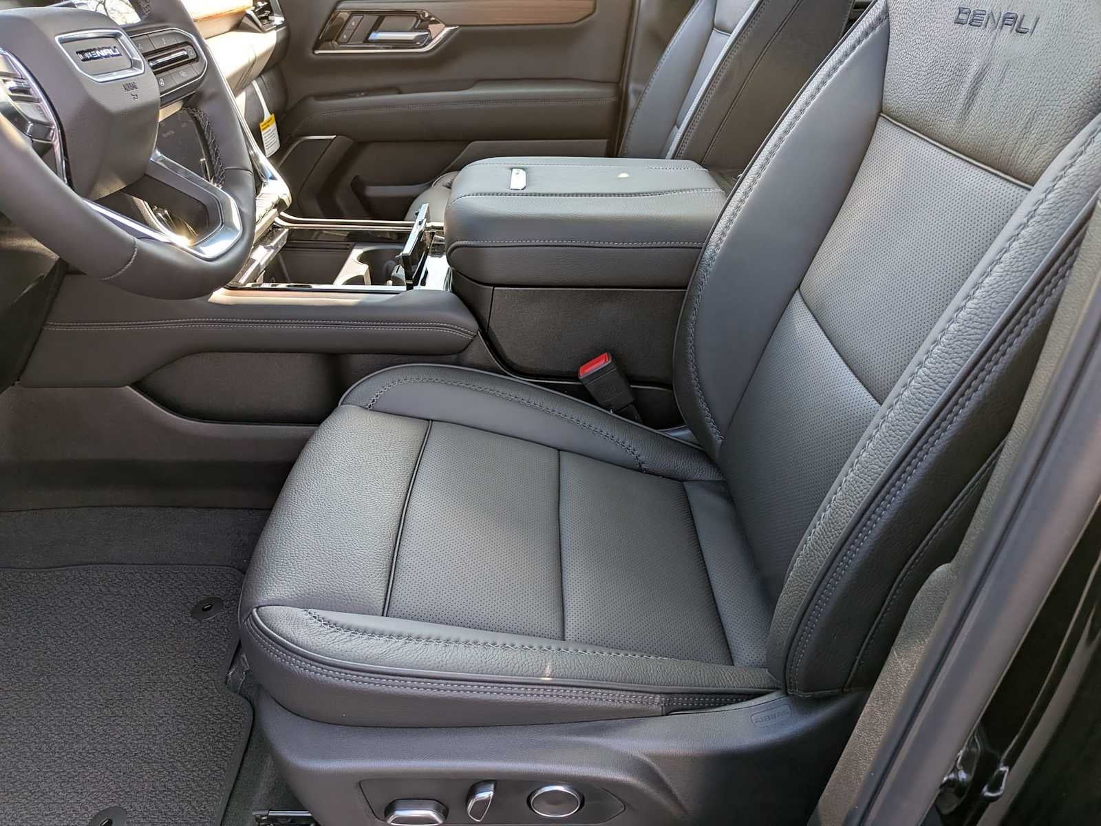 2027 GMC Yukon XL Denali Denali