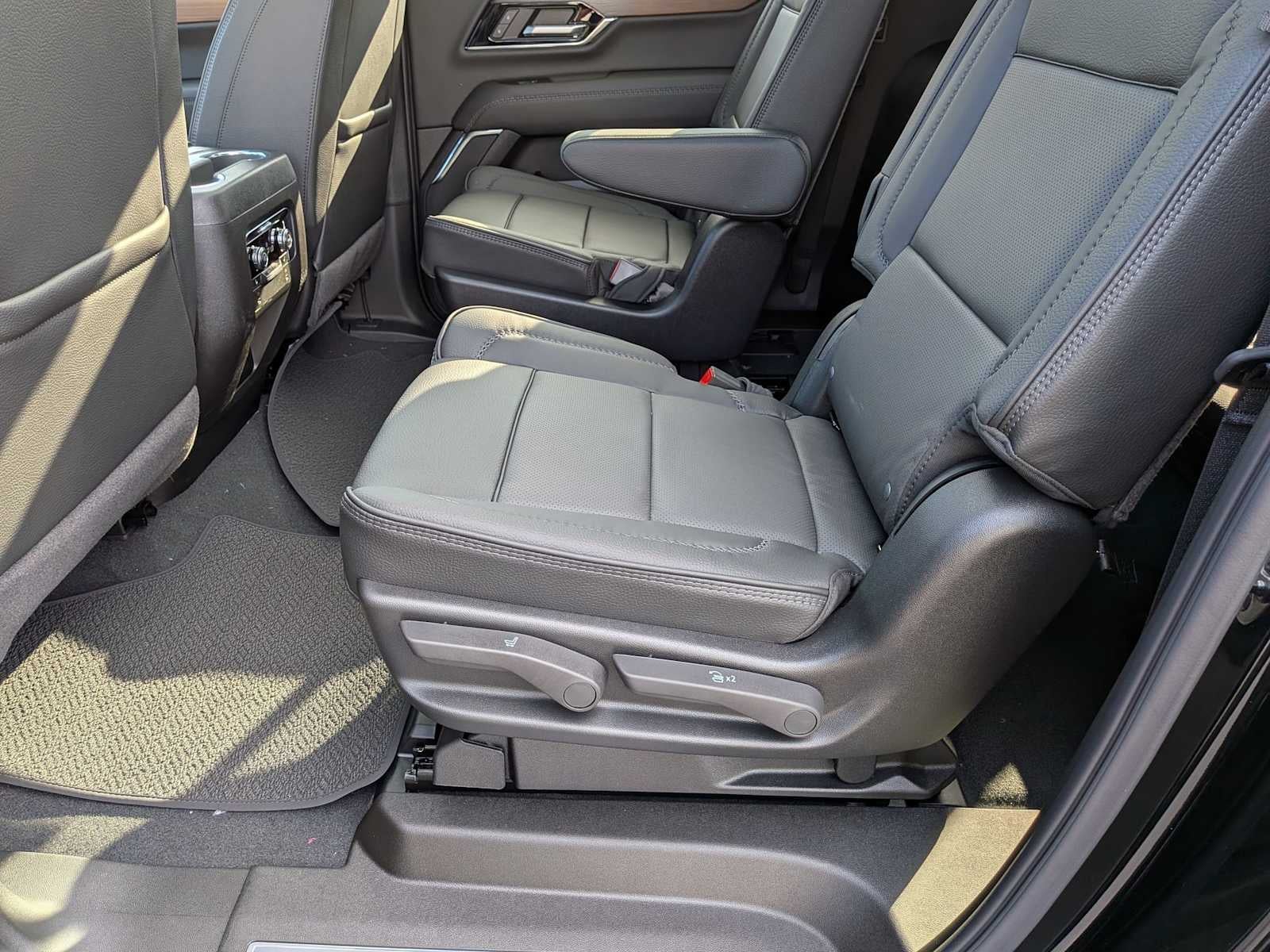2027 GMC Yukon XL Denali Denali