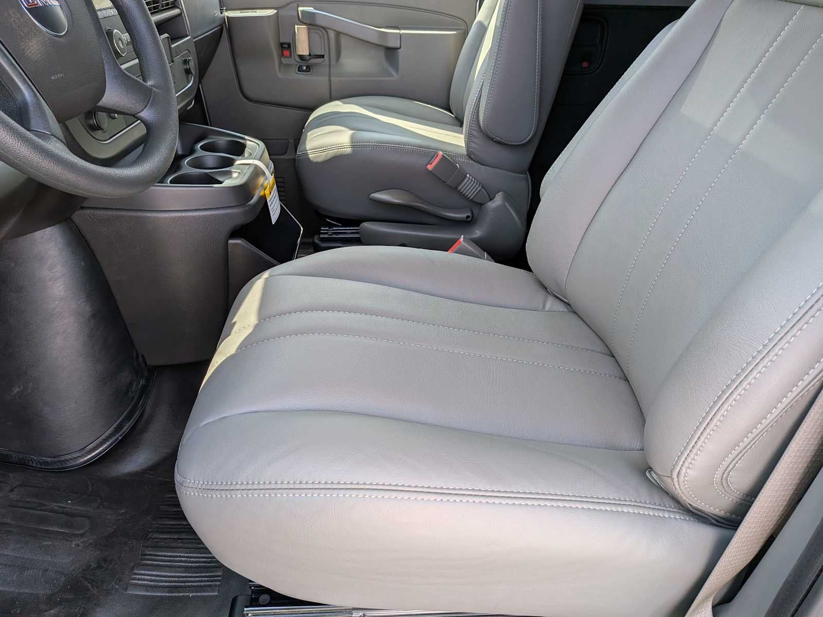 2026 GMC Savana Cargo Van RWD 2500 135"
