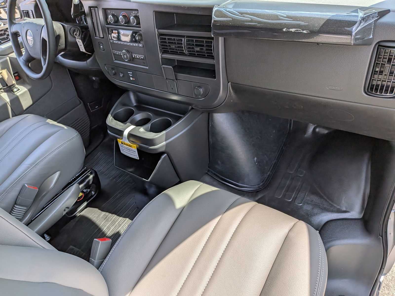 2026 GMC Savana Cargo Van RWD 2500 135"