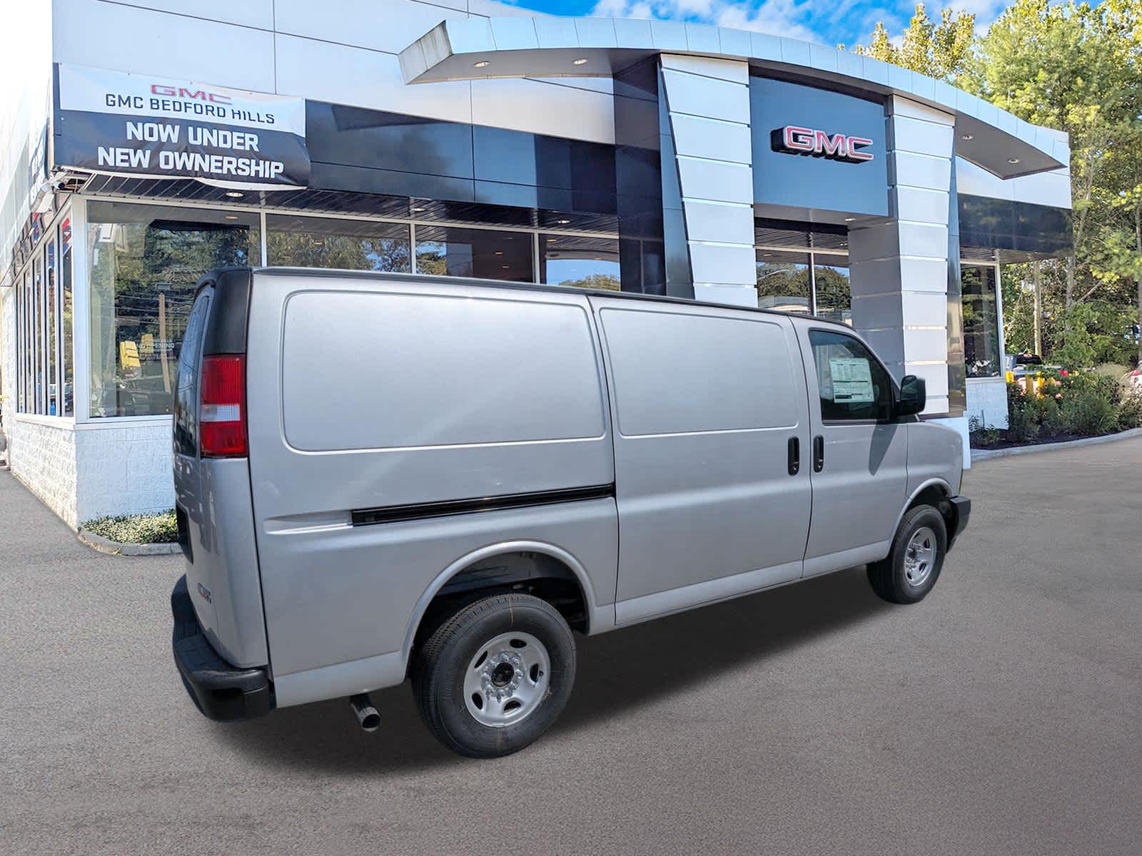 2026 GMC Savana Cargo Van RWD 2500 135"